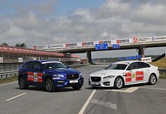 Lenktynių &bdquo;Rescue car&ldquo; oficialiai tituluojamas &bdquo;Jaguar F-Pace&ldquo;, o &bdquo;Safety car&ldquo; &ndash; &bdquo;Jaguar XF&ldquo;