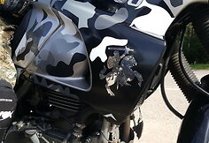  &bdquo;Mototurizmo ralio&ldquo; daugkartiniai dalyviai, &scaron;ių metų renginio ambasadoriai &ndash; Mindaugas Kazlauskas ir Henrikas Pupelis.