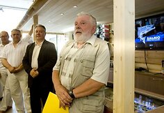 „Salmo“ salono atidarymas Vilniuje:Viernintelis šalyje ugdymo pedagogas, dėstantis meškeriojimo pagrindų kursą, Vacys Paulauskas-Dėdė Vacys