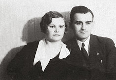 Julius Miežlaiskis su žmona Marijona. Marijampolė apie 1933 m. (Z. Miežlai&scaron;kio archyvas).