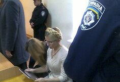 Po Julijos Tymo&scaron;enko teismo posėdžio Kijeve kilo susirėmimai