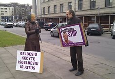 D.Kedžio judėjimo aktyvistų piketas prie Lietuvos Auk&scaron;čiausiojo Teismo