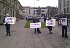 D.Kedžio judėjimo aktyvistų piketas prie Lietuvos Auk&scaron;čiausiojo Teismo