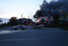 Ketvirtadienio vakarą &Scaron;iauliuose degė medinis namas. 
