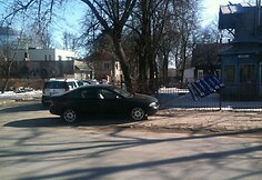 „Volvo“ nuvertė informacinį ženklą.