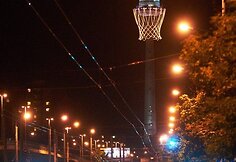 Vilniaus televizijos bok&scaron;tas pasipuo&scaron;ė milžini&scaron;ku krep&scaron;iu.