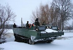 Karių pagalba gyventojams potvynio zonoje