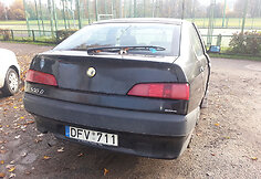 Automobilis „Alfa Romeo“ Žirmūnų kiemuose