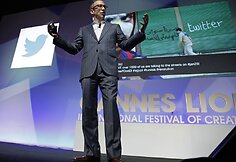 &bdquo;Twitter&ldquo; vadovas Dickas Costolo &bdquo;Kanų liūtų&ldquo; festivalyje
