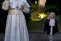 Buenos Airių katedroje pastatyta popiežiaus Pranciškaus statula.
