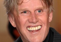 Gary Busey dantukai kaip „kramtoškės“