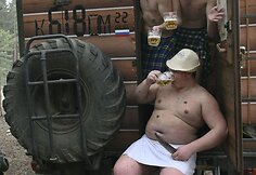 Rusijoje pirčių mėgėjai gaivinasi &scaron;altu alumi.