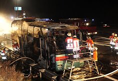 20 žmonių žuvo Vokietijos greitkelyje, netoli Hanoverio, sudegus autobusui.