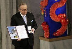 Mattis Ahtisaaris atsiima apdovanojimą