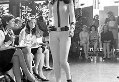 Iš 1968 metų kolekcijos – megstas kostiumas