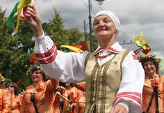 Tūkstantmečio dainų šventės eitynių akimirkos.
