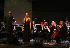 Dainininkė Rūta Ščiogolevaitė su Nacionaliniu simfoniniu orkestru.