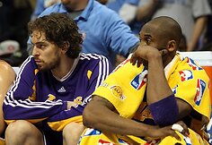 &bdquo;Lakers&ldquo; lyderiai P.Gasolis ir K.Bryantas ant suolo