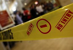 Policija aptvėrė pastatą ir ie&scaron;kojo bombos