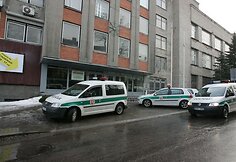 Anonimas grasino susprogdinti „Kauno baldus“. (2009-02-26)