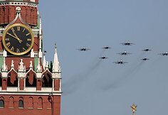 Parade dalyvauja rekordiškai daug per laikotarpį nuo Sovietų Sąjungos žlugimo kariškių ir karinės technikos.