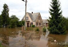  Kėdainių rajone siautėjęs lietus užtvindė namus Siponių kaime. 