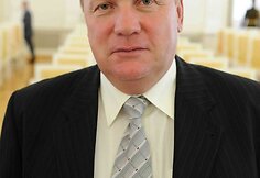 Liepos 6-osios &ndash; Valstybės dienos proga už nuopelnus Lietuvai ir už Lietuvos vardo garsinimą pasaulyje Valstybės ordinais ir medaliais prezidentas V.Adamkus apdovanojo Lietuvos ir užsienio valstybių piliečius.