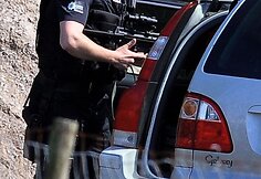 Britų policija trečiadienį ie&scaron;kojo ginkluoto užpuoliko, kuris žudė žmones &scaron;iaurinės Anglijos vaizdingojo Ežerų kra&scaron;to miesteliuose.