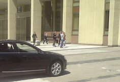 Ministro &bdquo;Audi&ldquo; prie Seimo ant &scaron;aligatvio.