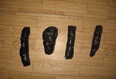 Pas tris lietuvius, įtariamus juvelyrinės parduotuvės apiplėšimu Suomijoje, rastas grobis.