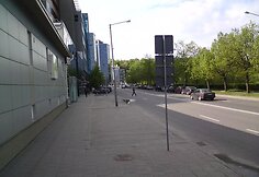 A.Goštauto gatvėje ištuštėjusios mašinų stovėjimo aikštelės.