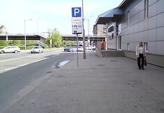A.Goštauto gatvėje ištuštėjusios mašinų stovėjimo aikštelės.