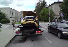Kaunietis vairuotojas prasitarė, kad &scaron;į 2007 metų laidos Audi automobilį įsigijo vos prie&scaron; mėnesį.