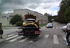 Kaunietis vairuotojas prasitarė, kad &scaron;į 2007 metų laidos Audi automobilį įsigijo vos prie&scaron; mėnesį.