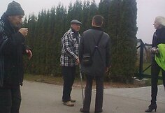 Būrelis D.Kedžio sekėjų žinių i&scaron; Panevėžio teismo trečiadienį laukė Garliavoje, Klonio gatvėje.