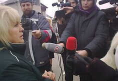 Būrelis D.Kedžio sekėjų žinių i&scaron; Panevėžio teismo trečiadienį laukė Garliavoje, Klonio gatvėje.