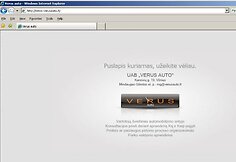 Ma&scaron;ina papuo&scaron;ta tokiu pat logotipu, kaip ir firmos interneto svetainė.