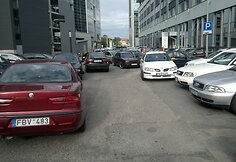 Sugrūsti automobiliai