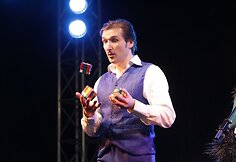 Magiškas žaidimas „Rubiko“ kubais.