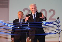 Aloyzas Tarvydas, parodų centro 'Litexpo' direktorius perkirpo juostelę