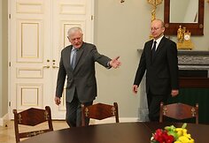 Šalies vadovas susitiko su Seimo valdybos nariais: A. Valinsku, I. Degutiene, V. Baltraitiene, A. Kašėta, Č. V. Stankevičiumi, R. Šukiu ir G. Kirkilu