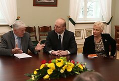 Šalies vadovas susitiko su Seimo valdybos nariais: A. Valinsku, I. Degutiene, V. Baltraitiene, A. Kašėta, Č. V. Stankevičiumi, R. Šukiu ir G. Kirkilu