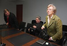Piketuotojai apgulė teismo rūmus, kur teisiami riau&scaron;ėmis virtusio mitingo organizatoriai 