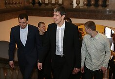 Vilniaus miesto meras Vilius Navickas apdovanojo "Lietuvos ryto" komandą