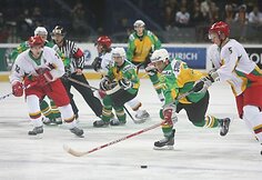 9:3 Lietuvos ledo ritulio rinktinė sutriuškino savo varžovus ir iškovojo pirmąją pergalę.