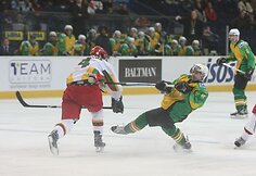 9:3 Lietuvos ledo ritulio rinktinė sutriuškino savo varžovus ir iškovojo pirmąją pergalę.