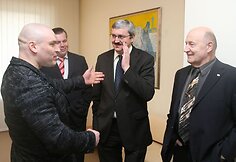 R.Vyšniauską ir M.Ežerskį apdovanojo šalies premjeras A.Kubilius