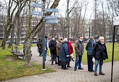 &bdquo;Carito&ldquo; socialinio centro &bdquo;Betanijos&ldquo; darbuotojai ir savanoriai dalino paaukotus miegmai&scaron;ius į Tuskulėnų parką atėjusiems žmonėms
