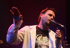 Marijonas Mikutavičius draugus ir gerbėjus pakvietė į gyvo garso koncertą.