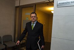 Paskelbtas nuosprendis J.E.Petraičio baudžiamojoje byloje.